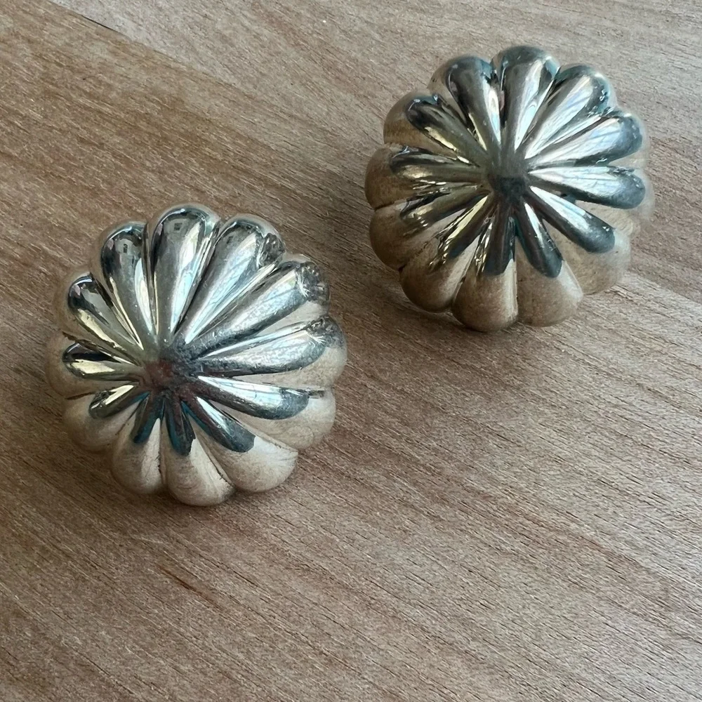 Vintage jondell Puffy 925 Sterling Silver Button Earrings